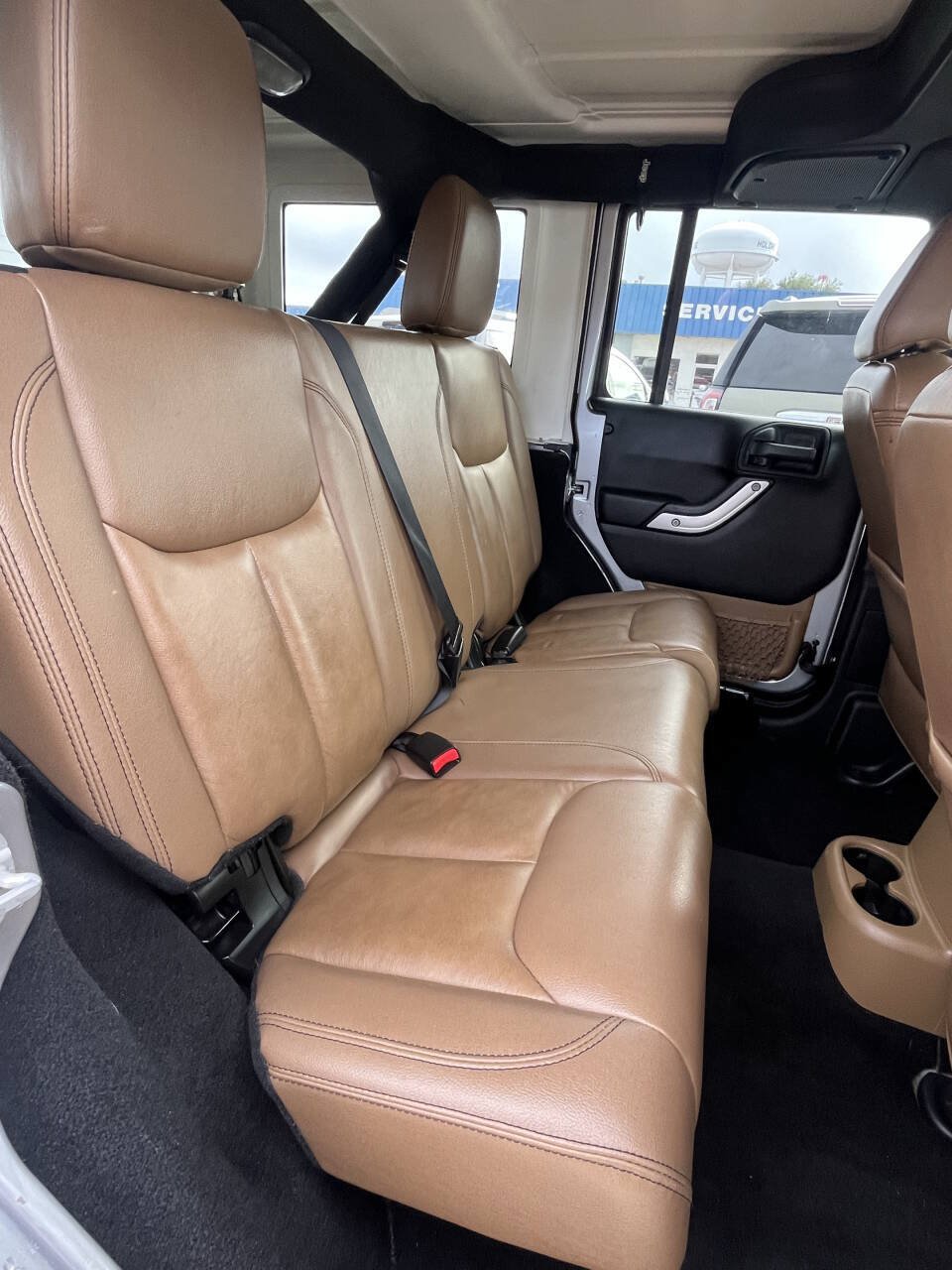 Used 2015 Jeep Wrangler Unlimited Sahara w/ Dual Top Group AWD/4WD image 21
