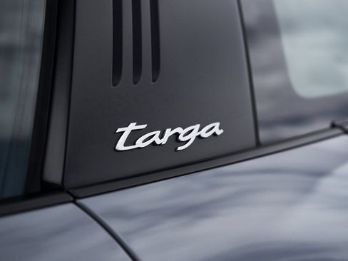 Used 2024 Porsche 911 Targa 4S w/ Premium Package image 9