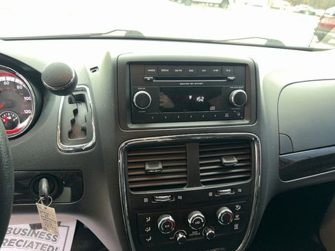 Used 2016 Dodge Grand Caravan SE w/ Quick Order Package 29E SE image 19