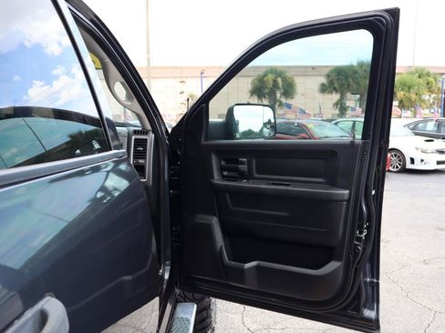Used 2016 RAM 1500 Express RWD image 15