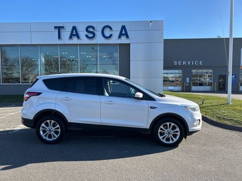 Used 2017 Ford Escape SE image 8