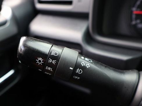 Used 2020 Toyota 4Runner SR5 AWD/4WD image 32