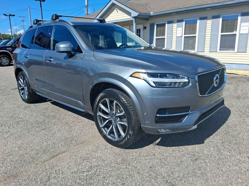Used 2018 Volvo XC90 T5 Momentum w/ Convenience Package AWD/4WD image 2