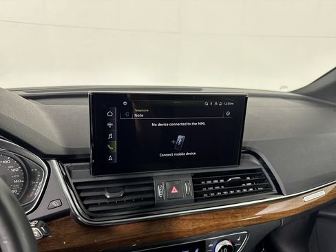 Used 2023 Audi Q5 2.0T Premium w/ Convenience Package AWD/4WD image 16