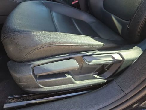 Used 2017 Volkswagen Jetta SE image 16