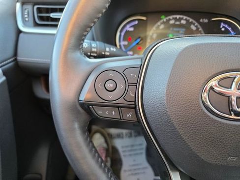 Used 2020 Toyota RAV4 Limited image 11