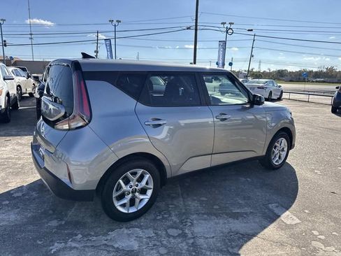 Used 2024 Kia Soul LX w/ Option Group 015 image 11