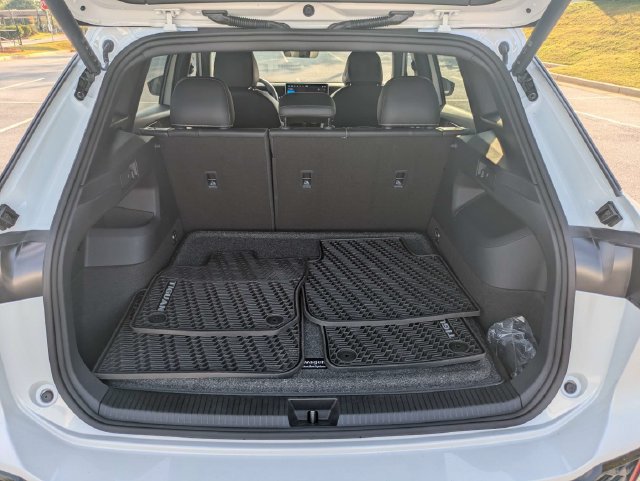 Used 2025 Volkswagen Tiguan SE R-Line FWD image 13