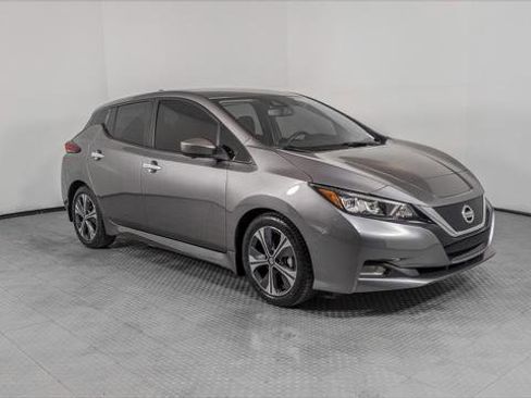 Used 2020 Nissan Leaf SV w/ SV Technology Package image 11