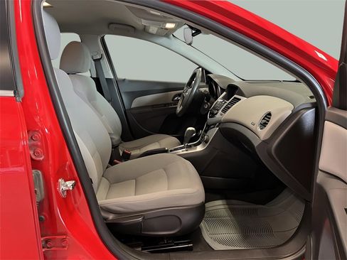 Used 2016 Chevrolet Cruze LT image 24