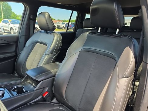 Certified 2023 Jeep Grand Cherokee L Altitude AWD/4WD image 17