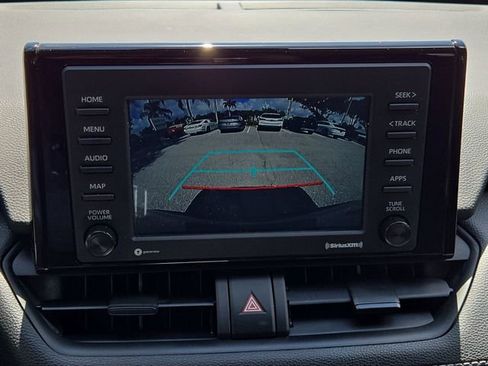 Used 2022 Toyota RAV4 LE FWD image 20