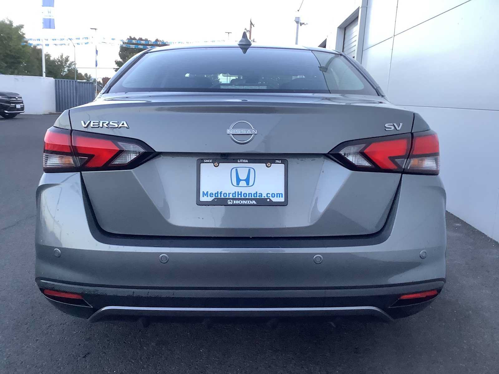 Used 2024 Nissan Versa SV FWD image 5