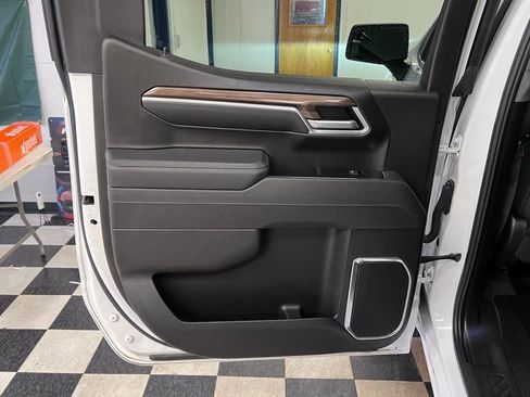 Used 2025 Chevrolet Silverado 1500 RST image 46