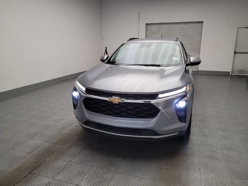 Used 2024 Chevrolet Trax LT FWD image 15