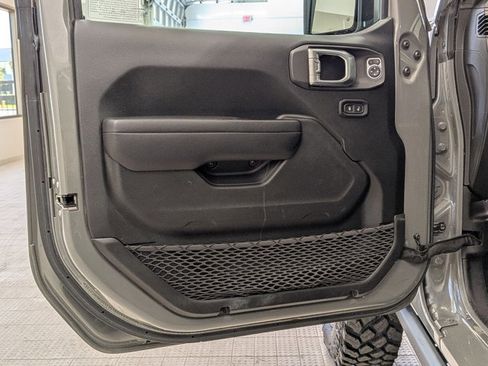 Used 2022 Jeep Wrangler Unlimited Sport image 13