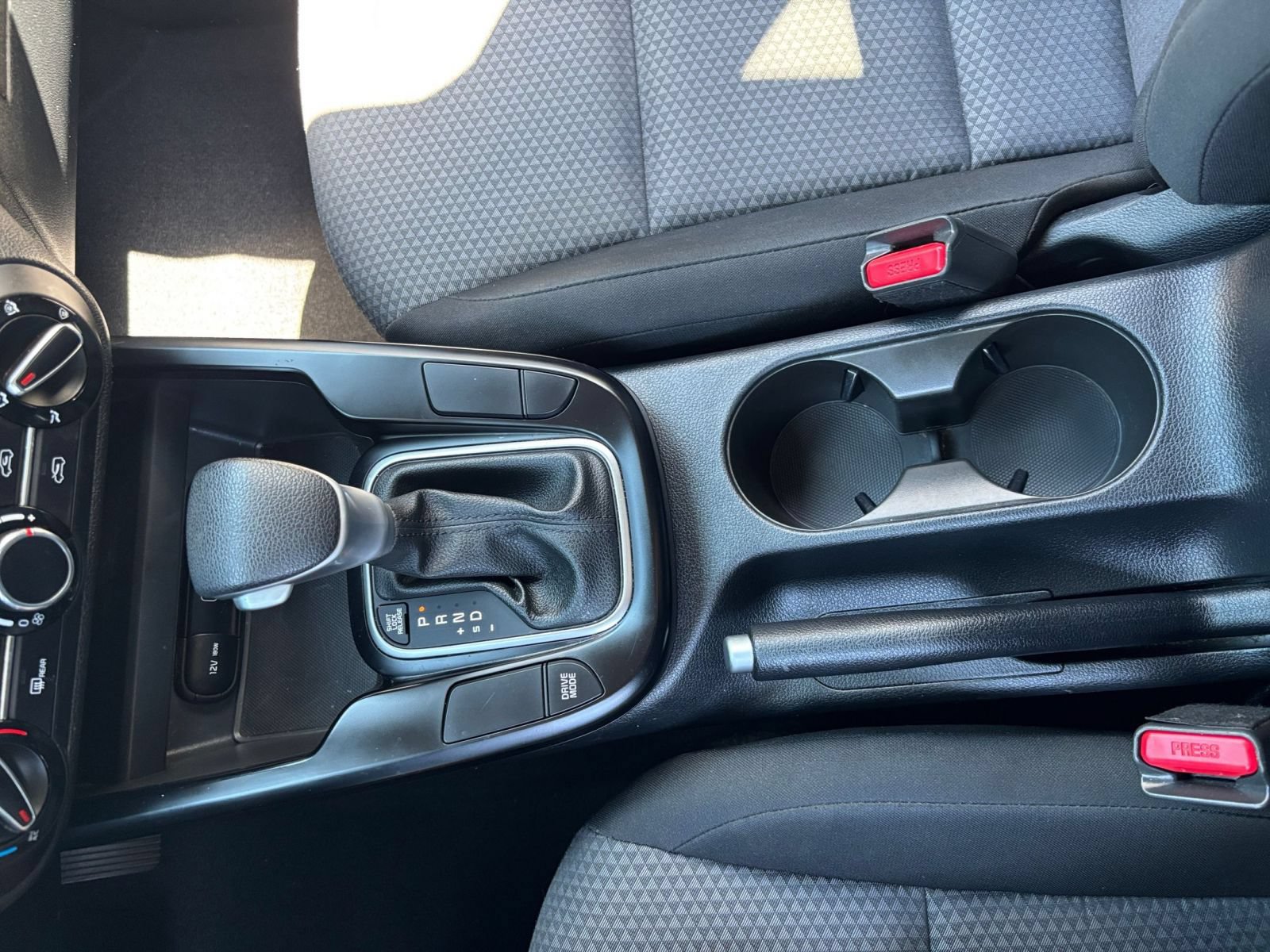 Used 2025 Kia Soul LX w/ LX Technology Package FWD image 38