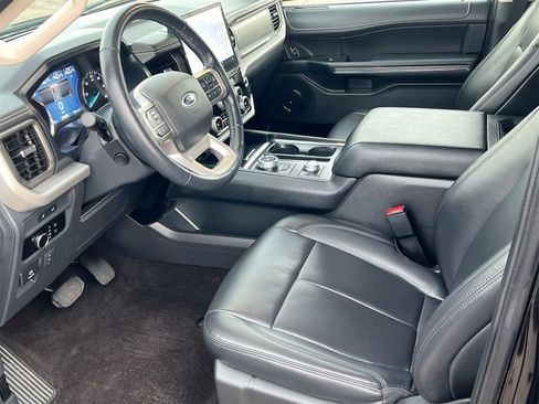 Used 2023 Ford Expedition Max XLT image 10