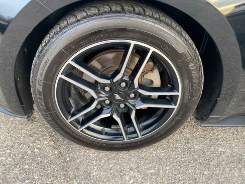 Used 2016 Ford Mustang Coupe image 25