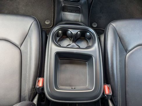 Used 2025 Chrysler Pacifica Select FWD image 18
