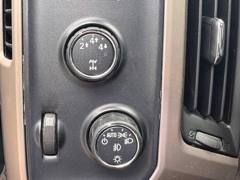 Used 2015 GMC Sierra 2500 Denali w/ Duramax Plus Package AWD/4WD image 21