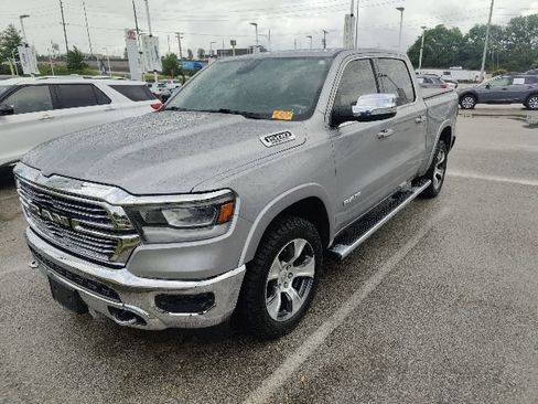 Used 2019 RAM 1500 Laramie AWD/4WD image 9