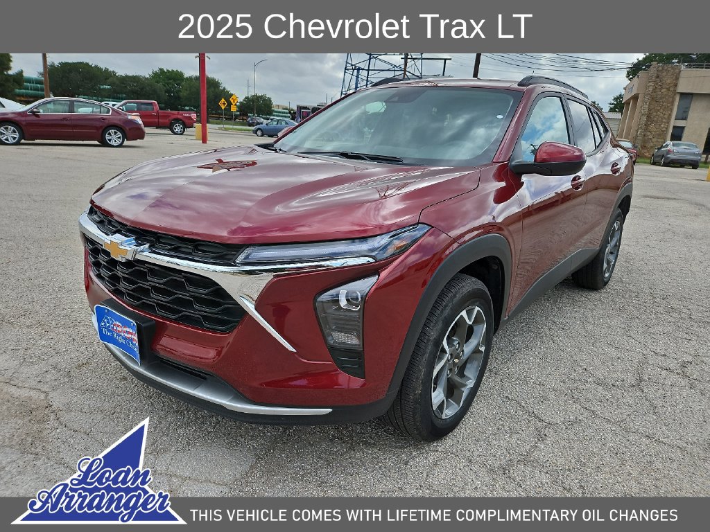 Used 2025 Chevrolet Trax LT FWD image 4