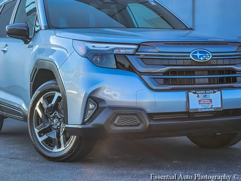 Certified 2025 Subaru Forester Premium AWD/4WD image 2