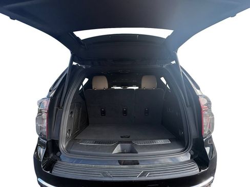Used 2024 Chevrolet Tahoe Premier RWD image 19