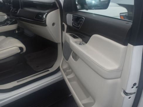 Certified 2022 Lincoln Navigator Black Label image 17