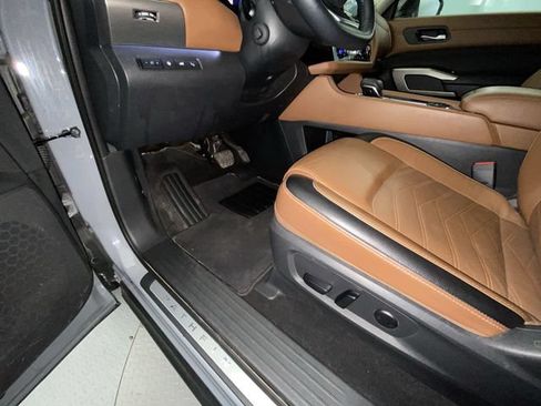 Used 2024 Nissan Pathfinder Platinum w/ Cargo Package AWD/4WD image 12