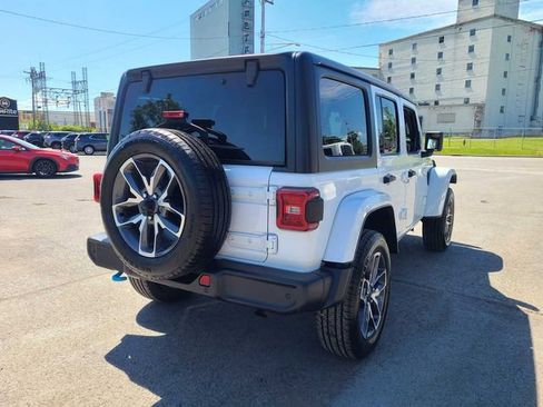 Used 2024 Jeep Wrangler Unlimited w/ Dual Top Group AWD/4WD image 7