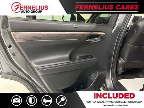 Used 2021 Toyota Highlander Limited AWD/4WD image 15
