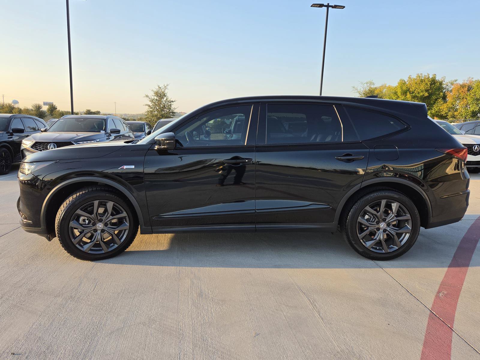 Used 2022 Acura MDX A-Spec AWD/4WD image 3
