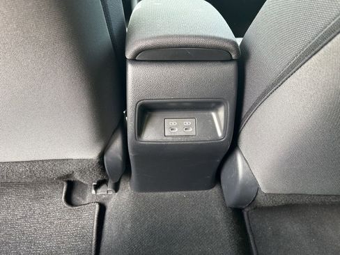 Used 2025 Toyota Corolla LE image 10