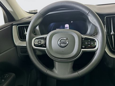 Used 2025 Volvo XC60 B5 Plus w/ Climate Package image 18