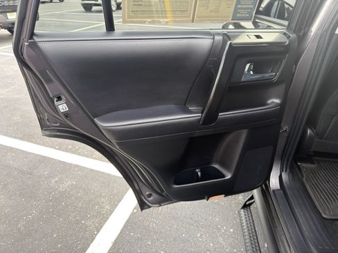 Used 2021 Toyota 4Runner SR5 Premium w/ Moonroof Package AWD/4WD image 27