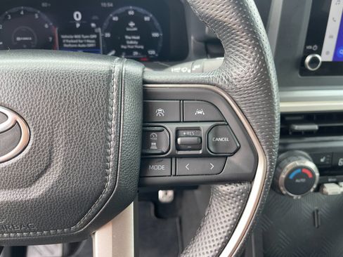 Used 2024 Toyota Tacoma TRD Sport AWD/4WD image 26
