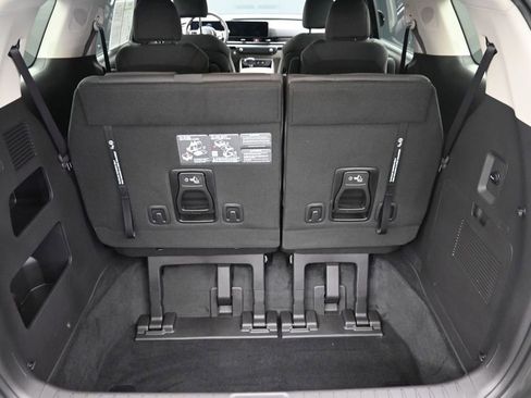 Used 2026 Kia Carnival LX FWD image 10