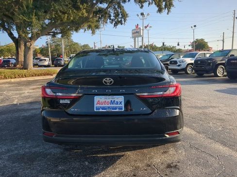 Used 2025 Toyota Camry LE image 5