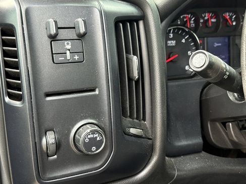Used 2018 Chevrolet Silverado 2500 W/T w/ WT Convenience Package RWD image 19