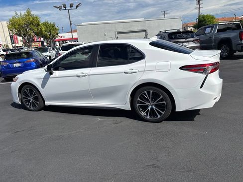 Used 2019 Toyota Camry SE FWD image 7