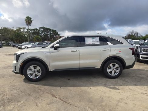 New 2026 Kia Sorento LX FWD image 5