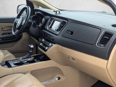 Used 2021 Kia Sedona EX image 22