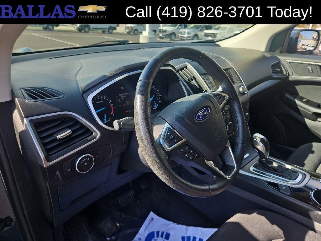 Used 2018 Ford Edge SEL FWD image 12
