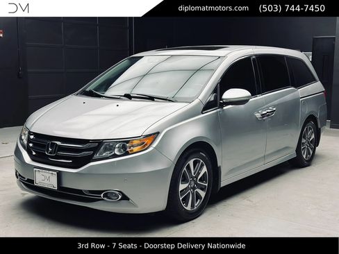 Used 2015 Honda Odyssey Touring image 1
