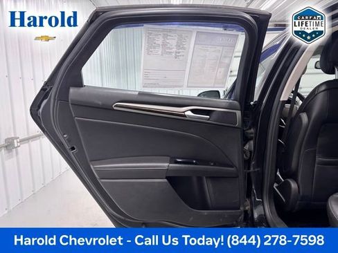 Used 2014 Ford Fusion SE w/ Equipment Group 202A FWD image 12