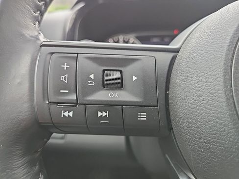 Used 2024 Nissan Pathfinder SV AWD/4WD image 14