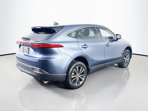 Used 2023 Toyota Venza LE image 5