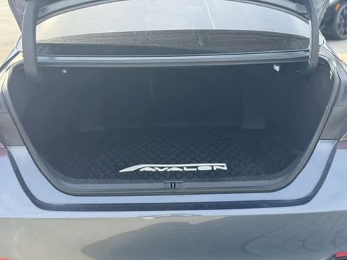 Used 2019 Toyota Avalon XSE w/ All Weather Liner Package image 18